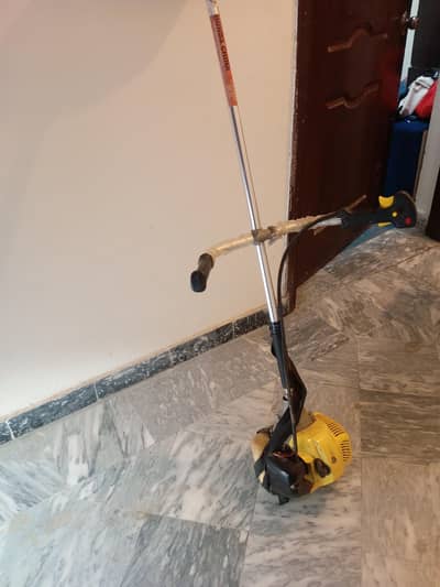 HONDA 4 STROKE GRASS CUTTER