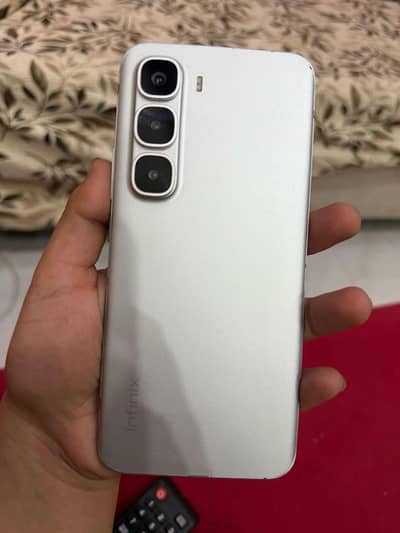 Infinix hot 60 pro plus  (8/256)