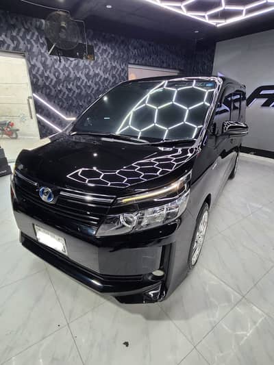 Toyota voxy top of the line