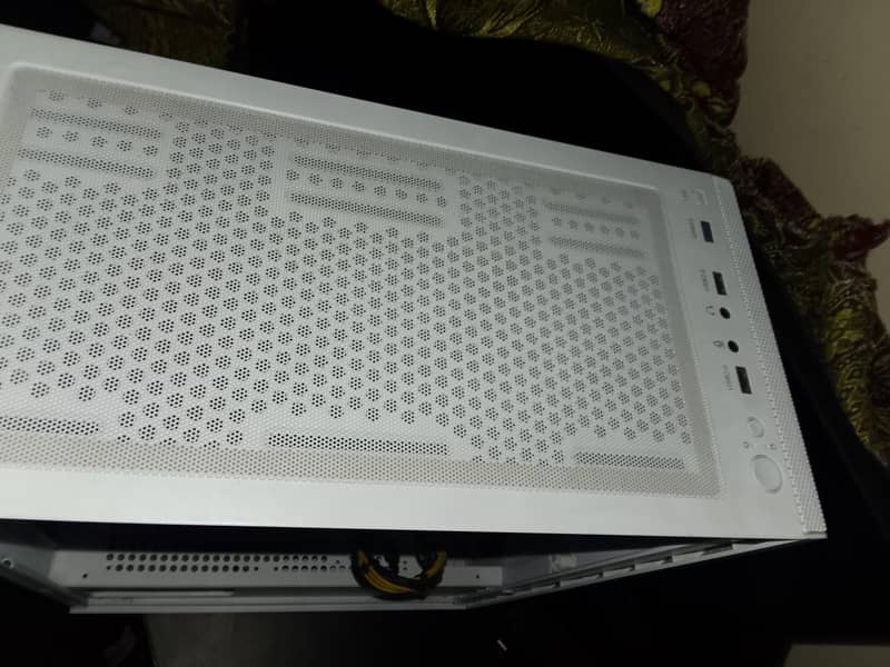 Thunder Case White Ryzen 3400g 1