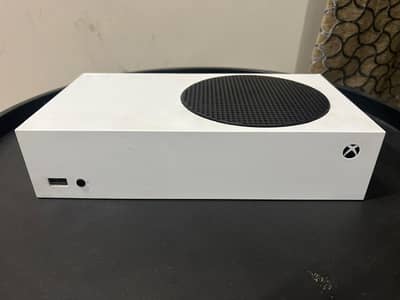 x box series s  with 2 controlls hdmi and power kabel with out box