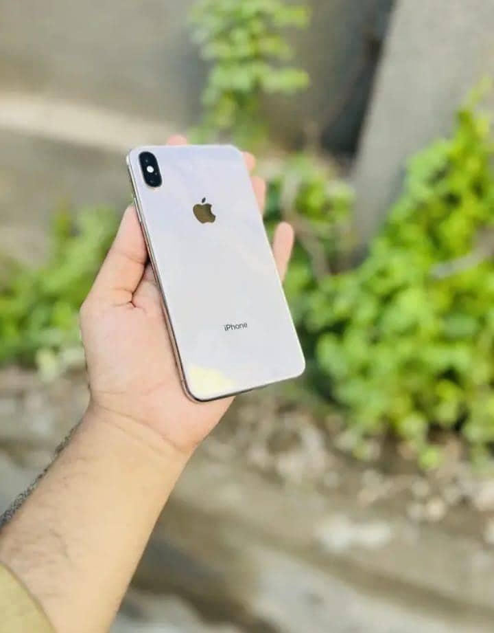 iphone xs 1