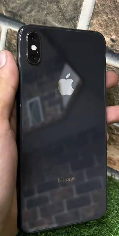 I phone xs max face id off 100 battry halt good battry time