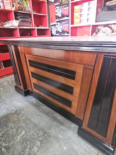 Side Tables and Main Tables