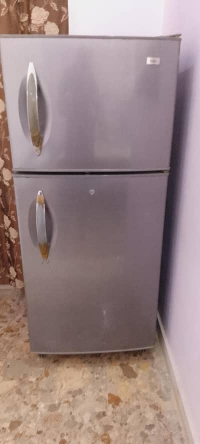 Haeir Fridge 10 Cubic Feet
