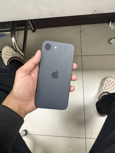 Apple iPhone 16e