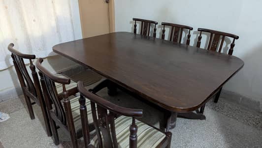Wooden Dining Table | 6 Chairs| Good Condition
