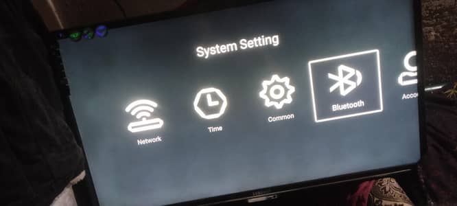 10/9 13 Android version 16gb rom or 2 gb ram 03097443049