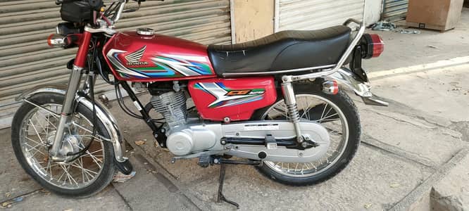CG Honda 125 2023 Karachi number 2no tayr new Dala h abi