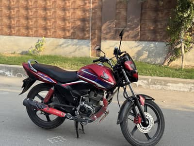 Honda CB 125F brand new bike lush condition
