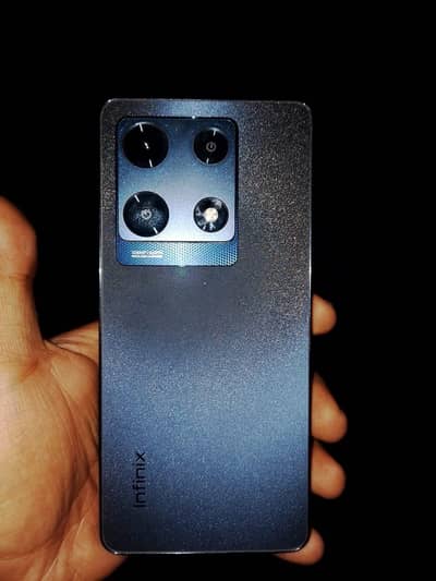 infinix note 30 pro. 256 GB brand new and 68 W fast charger and 15 w w