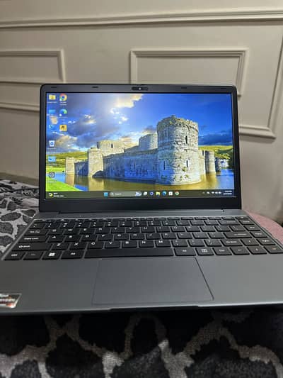 Mechrevo AMD Ryzen 5 7430u 8gb ram 256SSD with Dedicated GPU