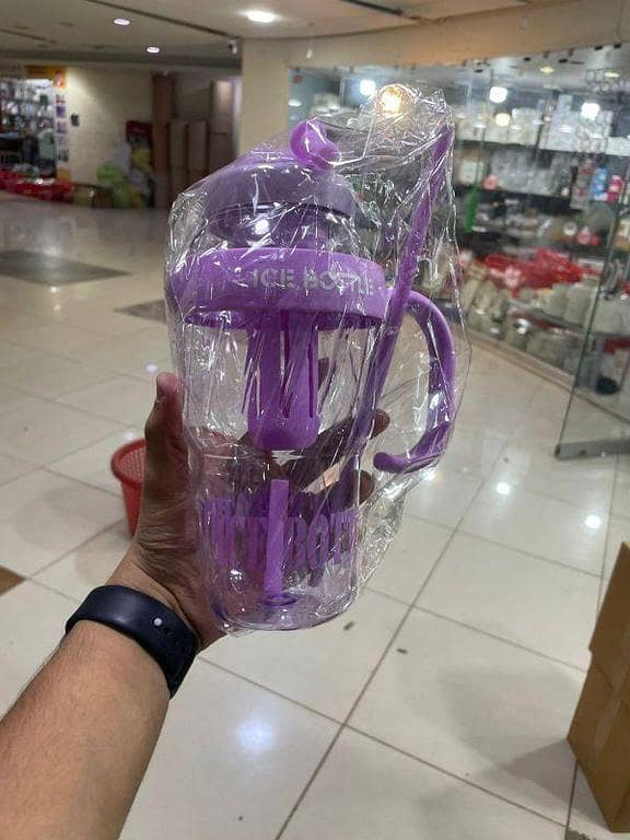 1300ml Ice Cream Bottle – Portable Cute Milkshake & Smoothie Drinking Bottle for Kids & Adults