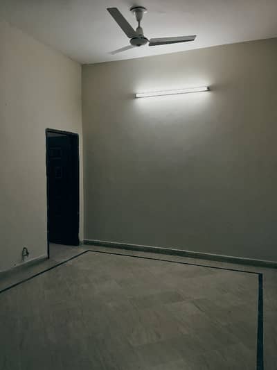 1 Kanal Upper Portion Available For Rent In Old Officers Colony.