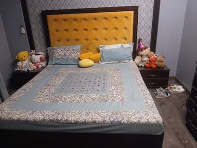 bed semi solid plsh coulr