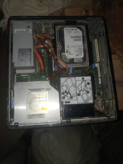 cpu 2gb ram 80 gb  working ma ha .