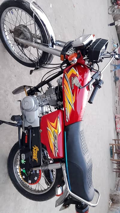 Honda 125 2021 model condition 10 by 9 watsapp nabar 03167160139