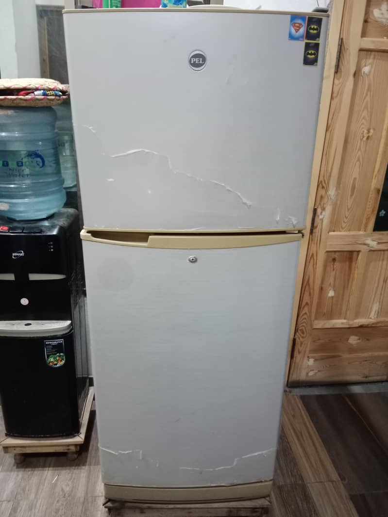 medium size fridge 1