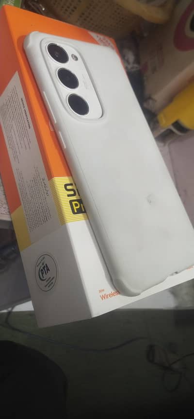 Spark 40 Pro+  8/256.3065496097 contect me