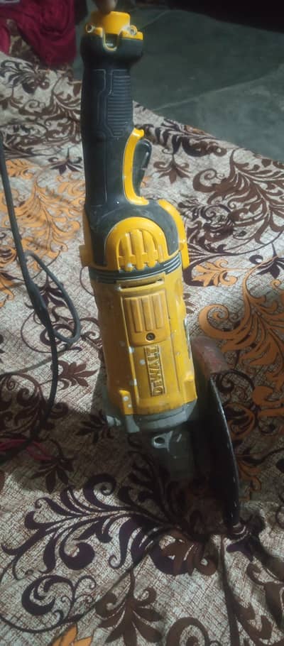 DeWalt 9" Full size Grinder