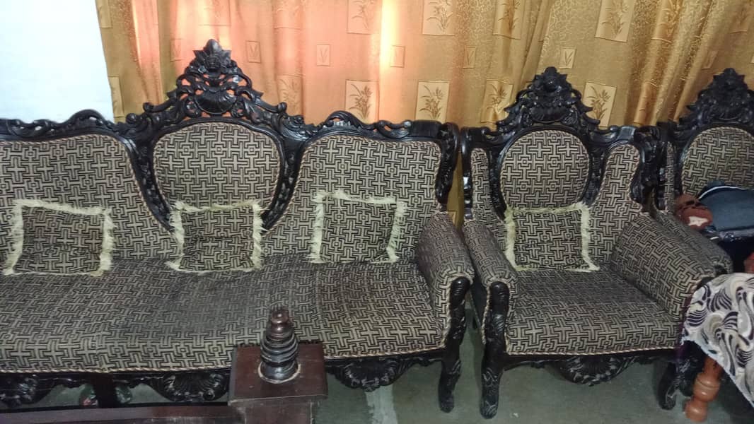 Double Bed, Sofa Set & Dressing Table 3