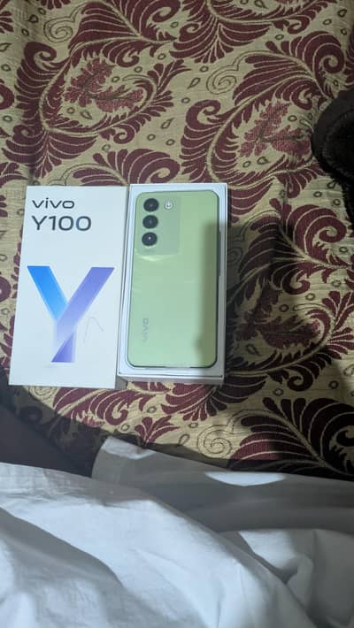 vivo y100