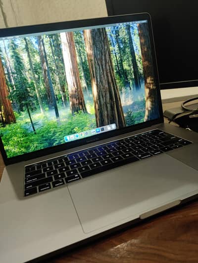 Macbook Pro 2019 Core i9 15 inch