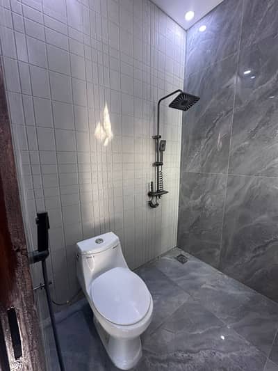 5Marla lower portion for rent park view city Lahore