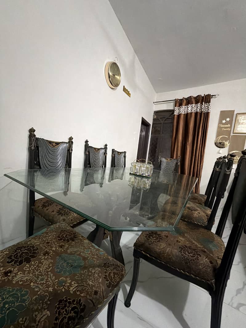 Dining table for sell 2