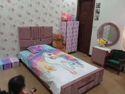 single bed for urgent sale