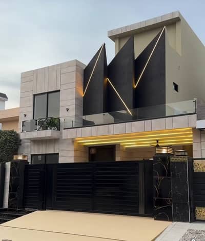 Top City 10 Marla House For Sale