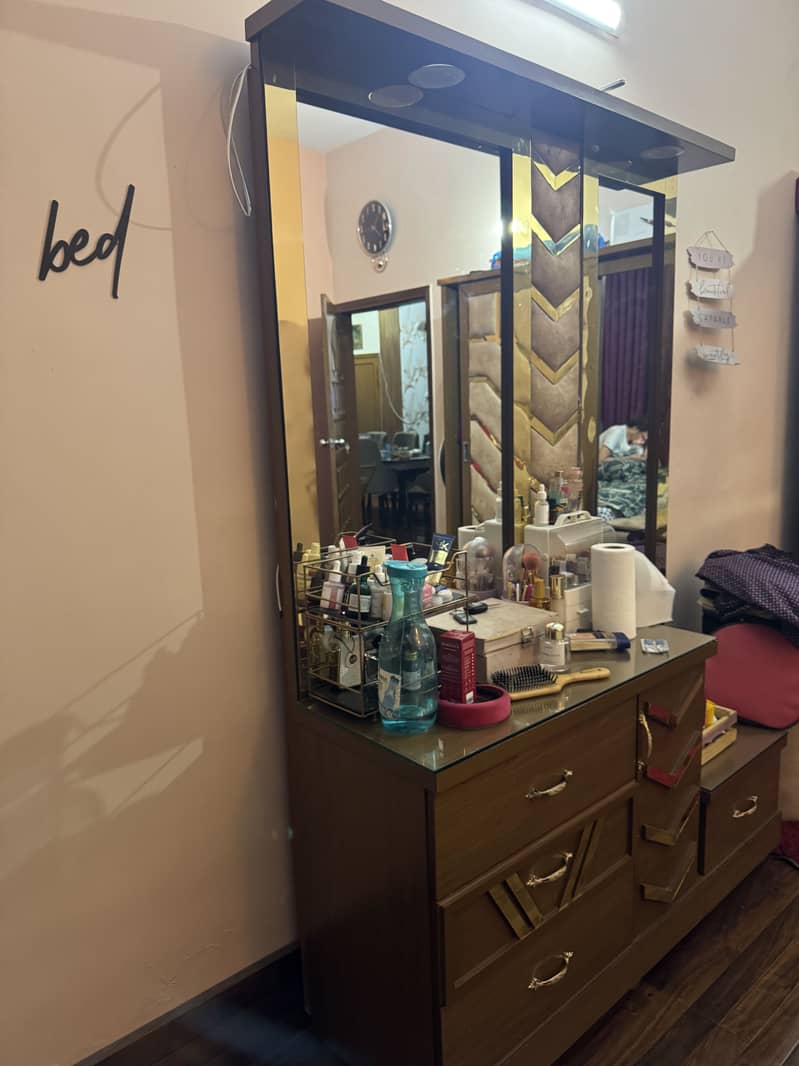 Dressing table 3