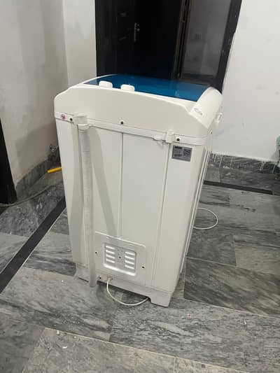 washing machine . Royal. 1016ft