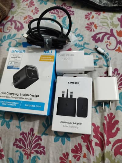 apple Samsung Anker charger and apple connector