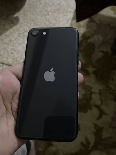Iphone se 2020  64/GB  waterpack  10/10 condition