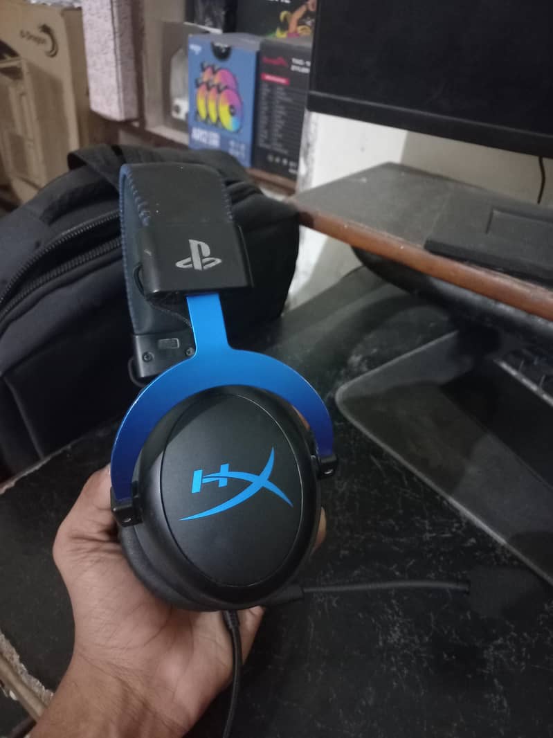 Hyperx Cloud 2 (with original hyperx extension cable) 0