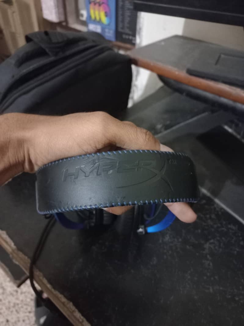 Hyperx Cloud 2 (with original hyperx extension cable) 3