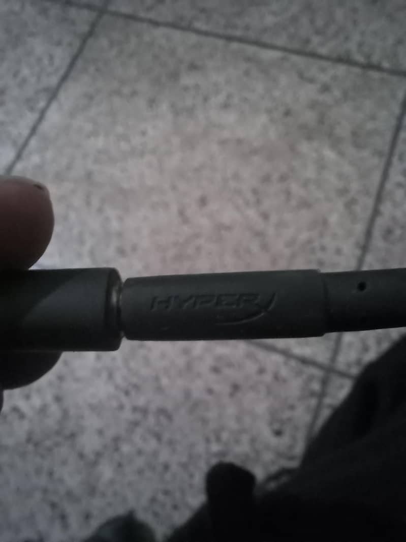 Hyperx Cloud 2 (with original hyperx extension cable) 4