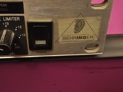 BEHRINGER 2 Channels Compressor