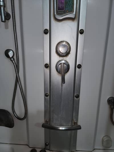 jacuzzi for sale. good condition urgent sale.