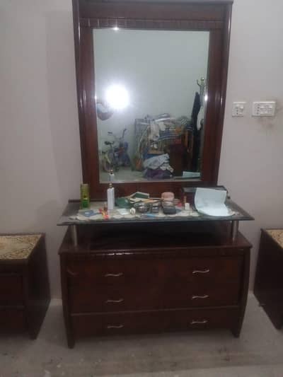 dressing table and side tables