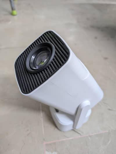 Projector HyperMartz (150 inch screen)