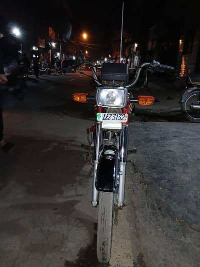 honda CD 70 model 2014 in red color