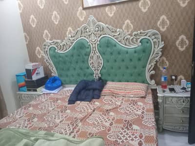 Bed set for sale urgent sale