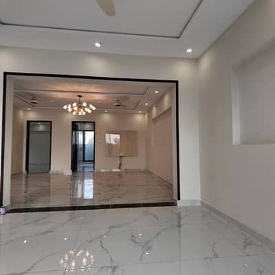 10 Marla Lower Portion For Rent In Chambelli Block Bahria Town Lahore