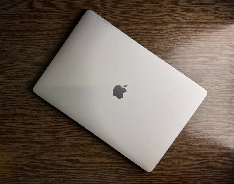 Macbook pro 2016 1