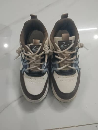 original walk white sneakers