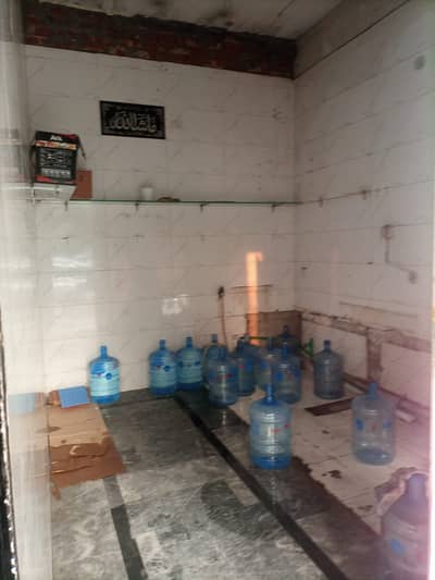 DHA Phase 1 Black H 220 Sqft Shop for Rent Prime Hot Location Demand: PKR 135,000/- per month Area: 220 Sqft Floor: Ground Floor Building: 3 Floors