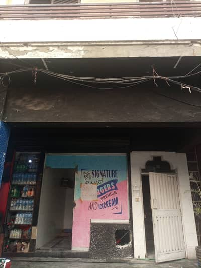 DHA Phase 1 Black H 220 Sqft Shop for Rent Prime Hot Location Demand: PKR 135,000/- per month Area: 220 Sqft Floor: Ground Floor Building: 3 Floors