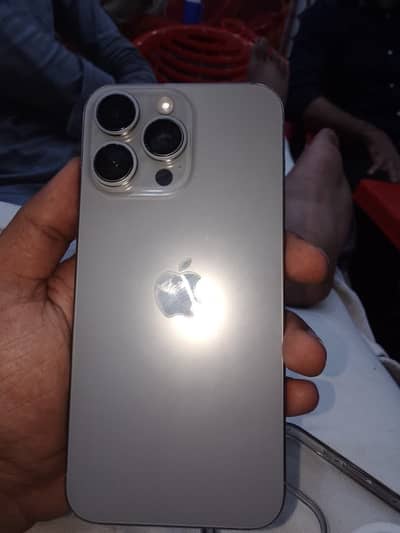I phone 15 pro max natural taitium pta approved